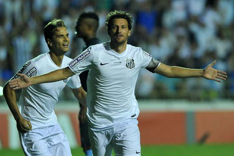 Elano fez seu primeiro gol nesta terceira passagem pelo Santos