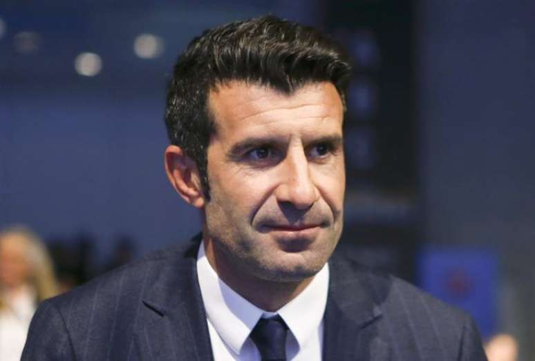 Ex-jogador português Luis Figo chegou a se candidatar para último pleito da Fifa, mas desistiu dias antes