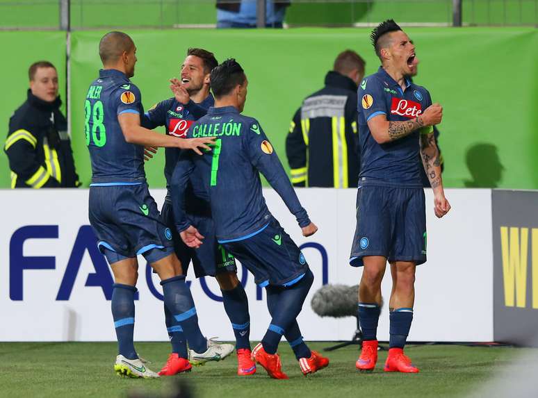 Napoli eliminou sensação Wolfsburg e é favorito contra Dnipro