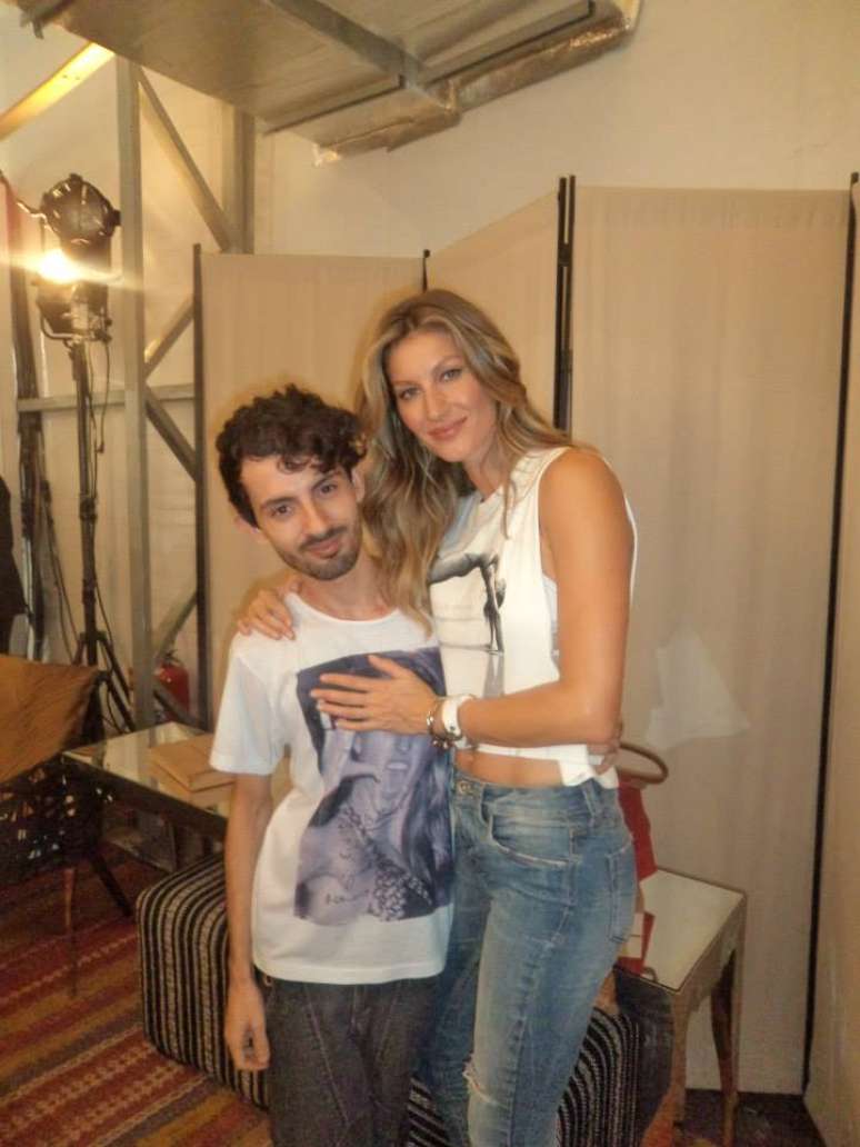 Rick encontrou Gisele no backstage da Colcci após desfile de despedida da übermodel