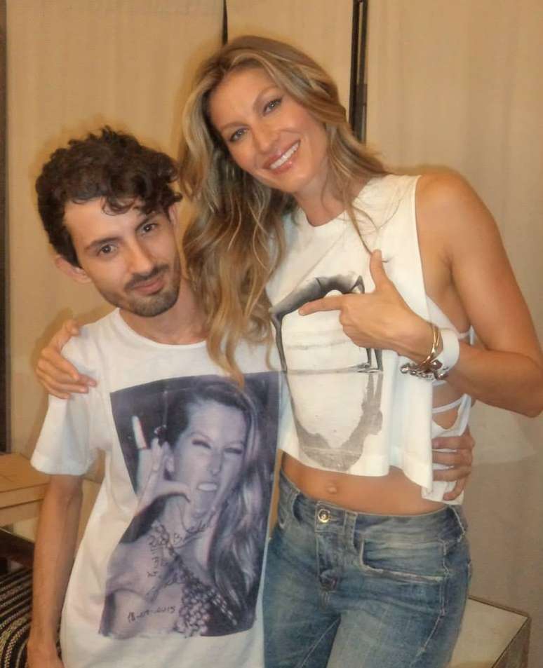 Rick encontrou Gisele no backstage da Colcci após desfile de despedida da übermodel