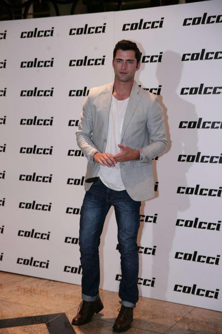 <p>O modelo norte-americano Sean O'Pry desfilou para a Colcci</p>