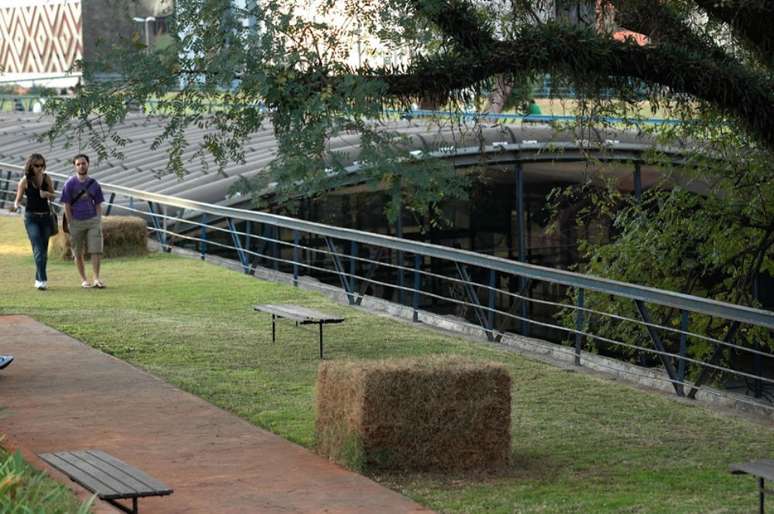 <p>No Centro Cultural São Paulo, o jardim das esculturas está esperando para virar palco de sua dança. É só inscrever um projeto</p>