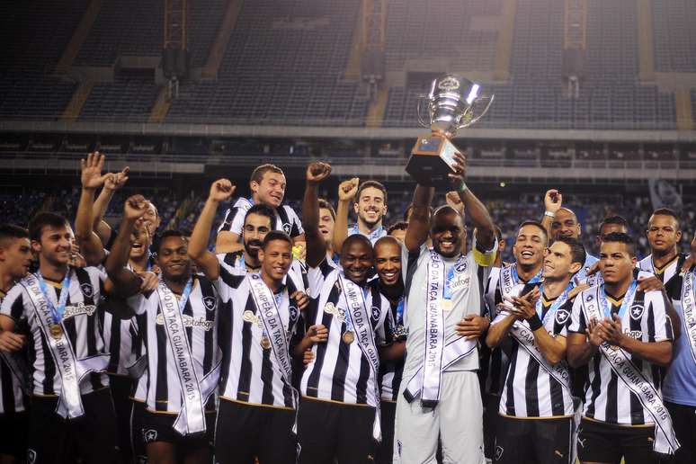 Botafoguenses levantaram o troféu real da Taça Guanabara antes do jogo