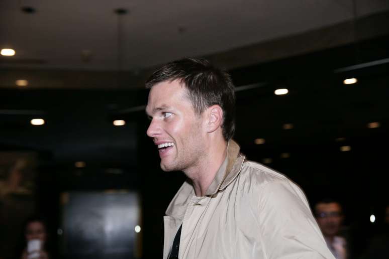 Tom Brady prestigiou a festa da mulher, Gisele 