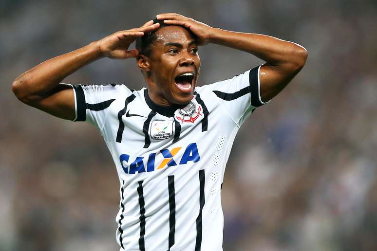 Elias lamenta oportunidades desperdiçadas na Arena Corinthians