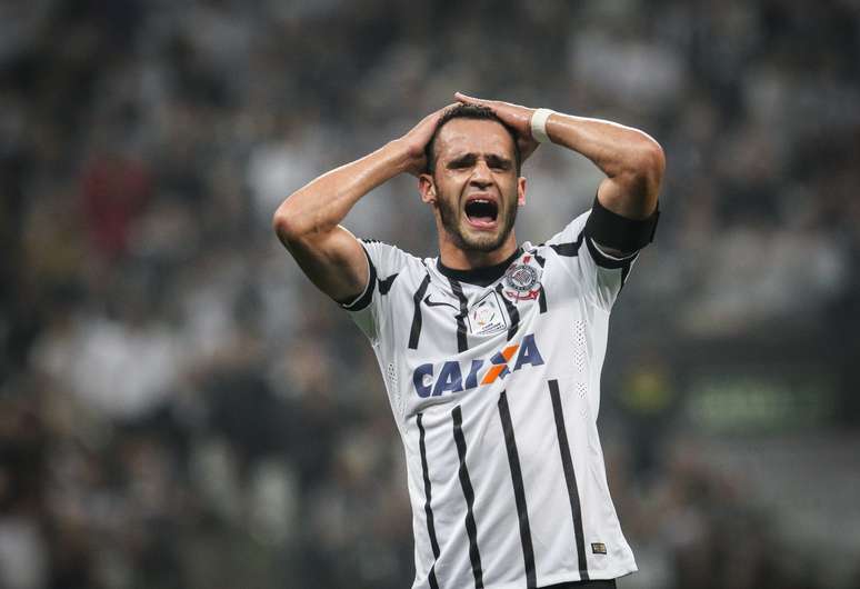 Renato Augusto lamenta oportunidade desperdiçada na Arena