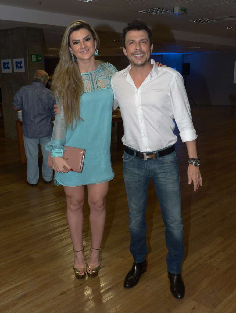 <p>Wellington Muniz foi acompanhado da mulher, Mirella Santos, ao show de Roberto Carlos</p><p> </p><p> </p>