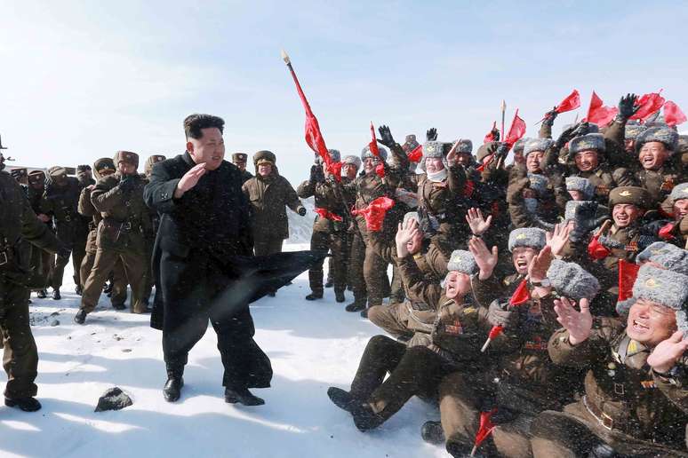 Kim Jong-un discursou para tropas do exército no local