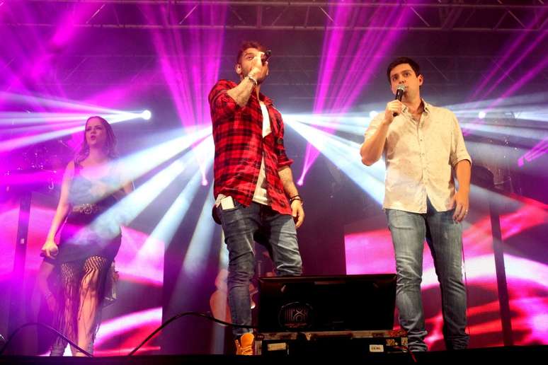 Lucas Lucco faz participação em show de M. Cecília e Rodolfo