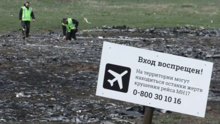 Em 17 de julho de 2014, o voo MH17 da Malasia Airlines explodiu no ar, deixando 298 vítimas