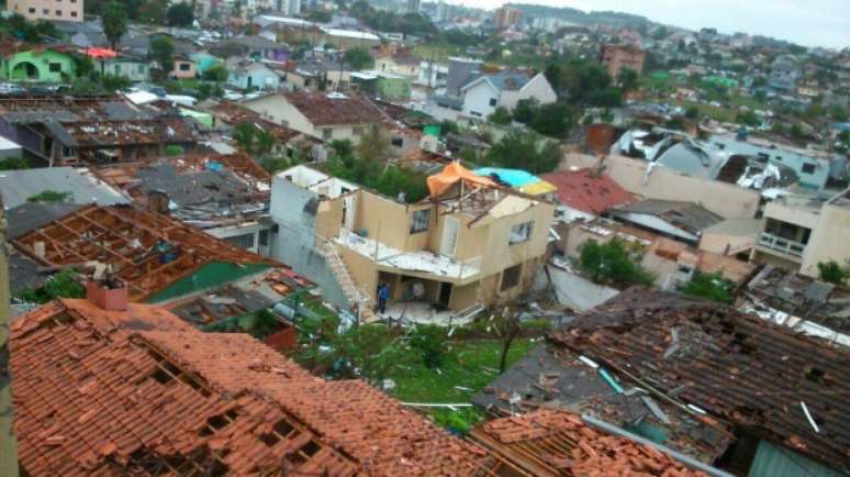 <p>Tornado atingiu pelo menos 2,5 mil casas em Xanxerê</p>