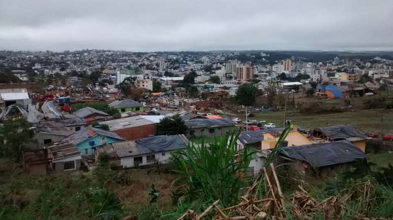 120 pessoas precisaram de atendimento médico após Xanxerê (SC) ser atingida por tornado