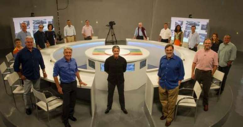 O grupo de rep&oacute;rteres da retrospectiva dos 50 anos de jornalismo da Globo (Foto: Alex Carvalho/TV Globo)