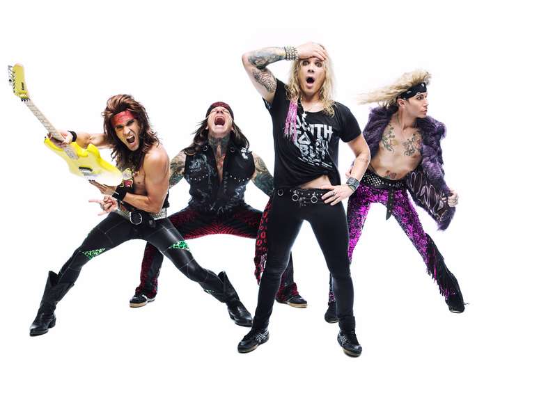 <p>Formado por Satchel, Stix Zadinia, Michael Starre e Lexxie Foxx, o Steel Panther assinou seu primeiro contrato com uma gravadora em 2009</p>