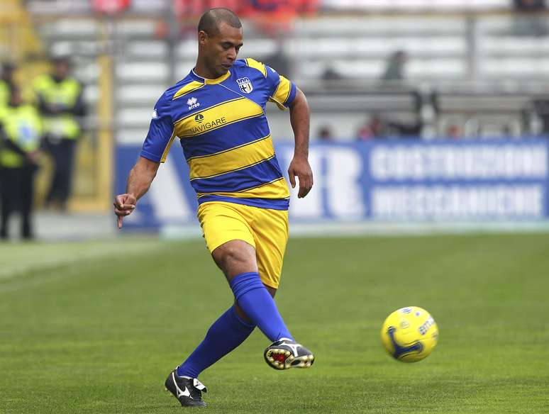Z&eacute; Maria foi &iacute;dolo do Parma e, em 2013, atuou em uma partida festiva pelo clube italiano