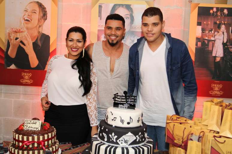 A esposa, Moranguinho, e o filho, Pablo, marcaram presen&ccedil;a na festa