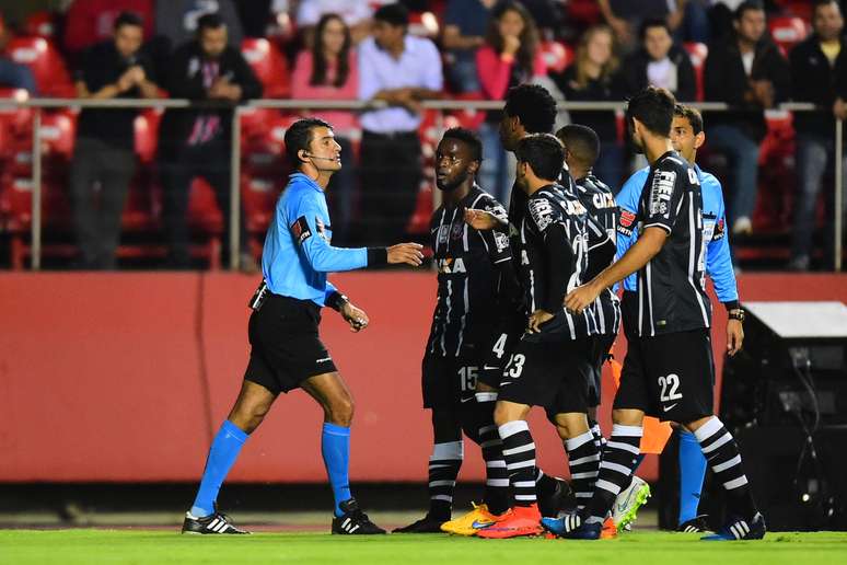 Sandro Meira Ricci teve atuação discutível na Libertadores