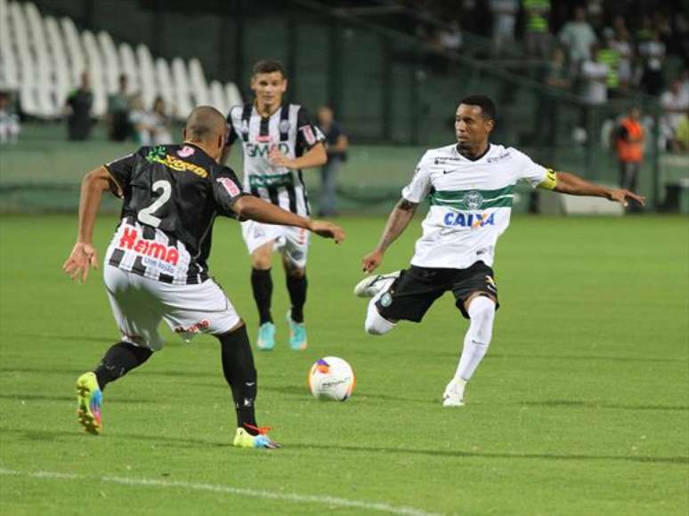 Rosinei sofreu com contusão nesta temporada