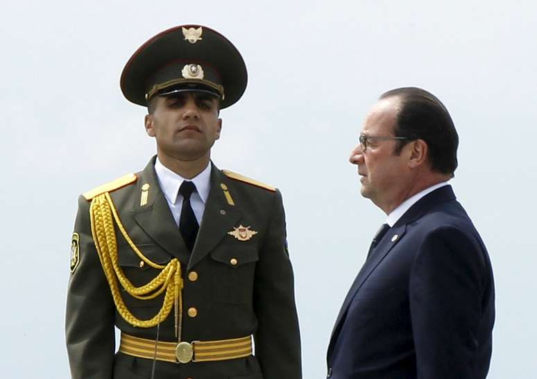 Líderes mundiais, como o presidente da Rússia, Vladimir Putin, e o da França, François Hollande, participam da cerimônia que lembra o centenário do genocídio armênio nesta sexta-feira