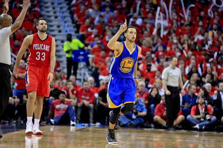 Stepehn Curry foi eleito o jogador mais valioso da temporada da NBA em 2015