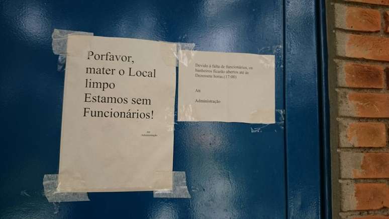 A administra&ccedil;&atilde;o do parque espalhou avisos sobre a falta de funcion&aacute;rios