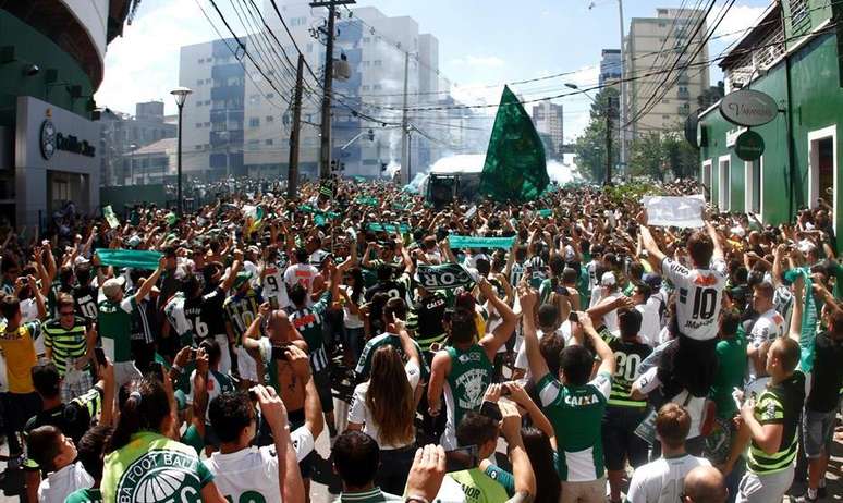 Torcedores do Coritiba prometem incentivar a equipe, mesmo em desvantagem no interior