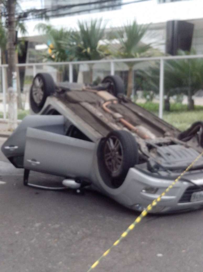Veículo ocupou duas faixas de avenida na Vila Olímpia