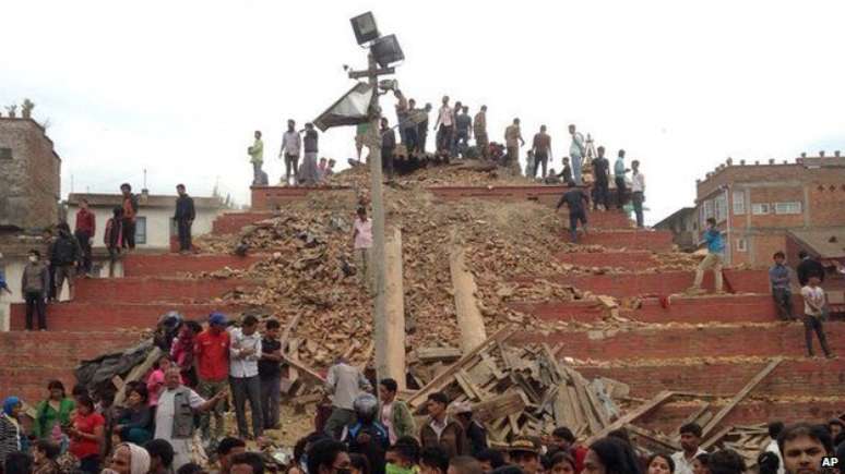 Terremoto destruiu prédios históricos de Catmandu
