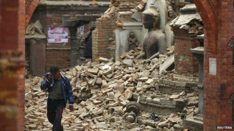 Foi o pior tremor a atingir o Nepal em 80 anos