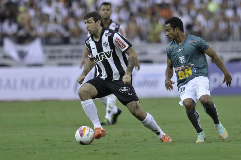 Pratto durante o primeiro jogo da final do Mineiro: decisão em Varginha