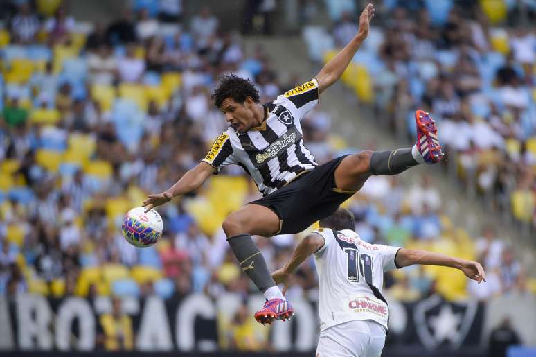 Jogo foi fraco tecnicamente, mas as duas equipes tiveram chances claras de gol