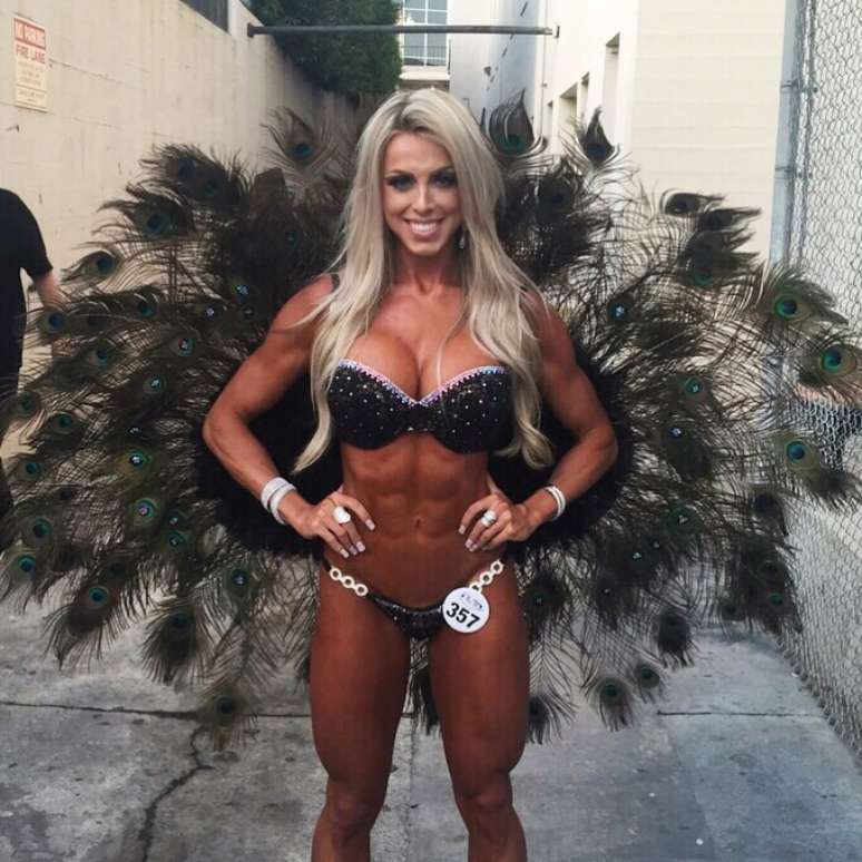 Fernanda Sierra, campe&atilde; na categoria Diva Fitness da WBFF