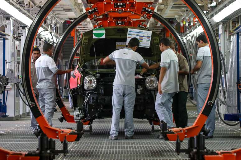 Produção industrial apresentou forte recuo no primeiro trimestre