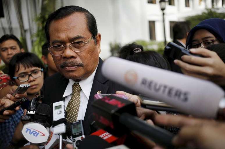 Procurador-geral da Indonésia, Muhammad Prasetyo, fala a jornalistas sobre as execuções iminentes, no Palácio Presidencial, em Jacarta, na Indonésia, nesta terça-feira