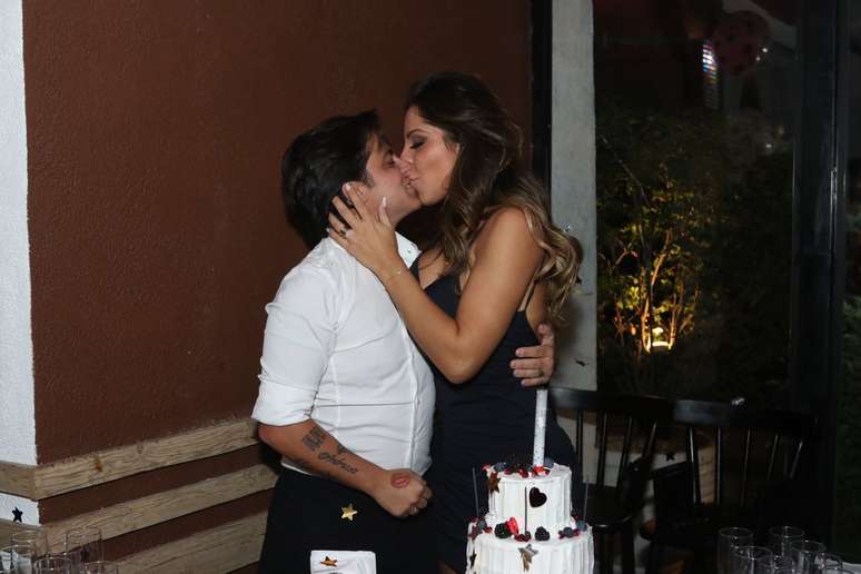 Thammy Miranda celebra os 25 anos da namorada Andressa Ferreira com festa em São Paulo