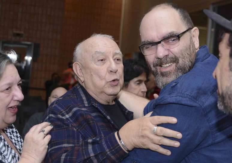 Sérgio Mamberti ao lado de André Abujamra, filho de Antônio Abujamra, em São Paulo