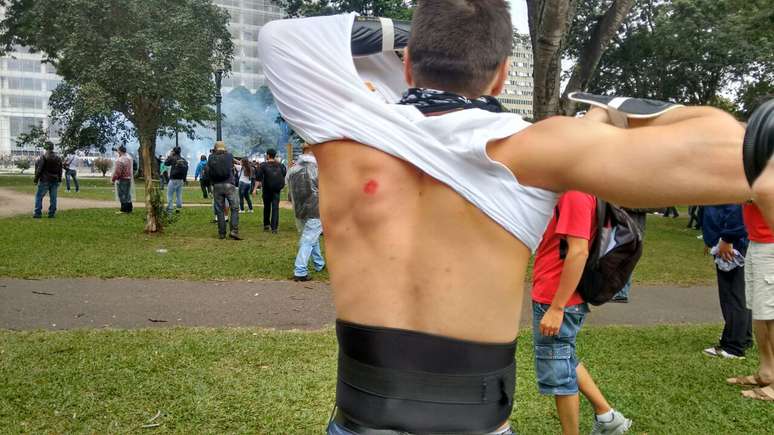 Guarda Municipal de Curitiba diz ter atendido mais de 50 feridos no local até as 16h desta quarta