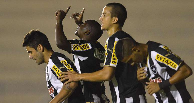 Botafogo vem embalado por vitória na Copa do Brasil