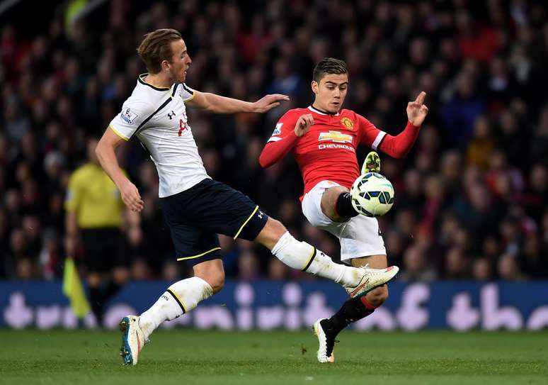 Jovem ficou em campo apenas 58 minutos com a camisa do United em duas partidas e não fez gols