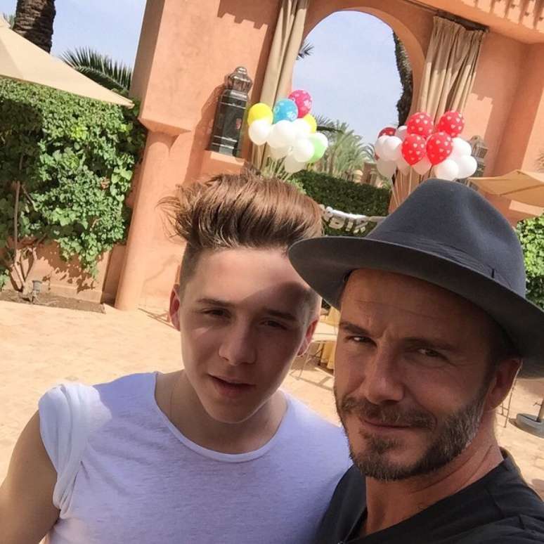 "O verdadeiro chefe da casa", escreveu Beckham referindo-se ao filho mais velho, Brooklyn