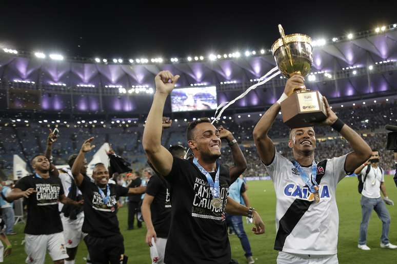 Vasco levantou 23ª taça estadual neste domingo