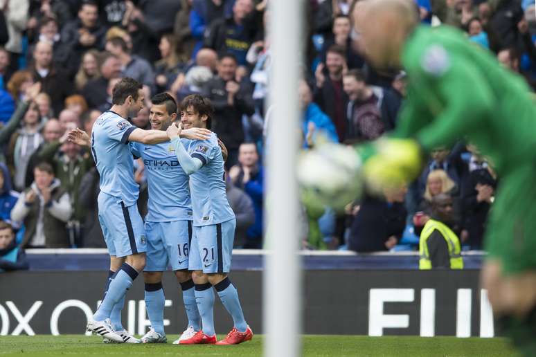 Aguero garante vitória do Manchester City