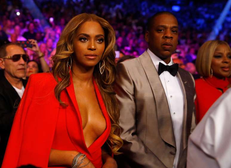 Beyonce e Jay-Z durante estavam entre as celebridades na Luta do Século