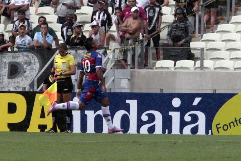 Daniel Sobralense fez gol de placa no primeiro tempo