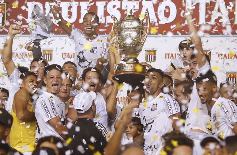 Santos foi campeão paulista pela 21ª vez na história - mesmo número do São Paulo