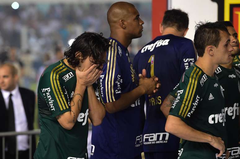 Valdivia não conseguiu carregar o Palmeiras ao título paulista de 2015