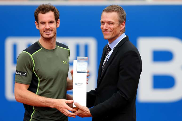 Andy Murray nunca havia erguido uma taça no saibro; um britânico? Desde 1976