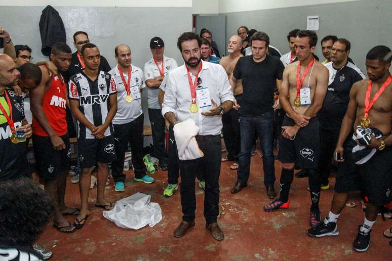 Daniel Nepomuceno, presidente do Atlético-MG, agradece jogadores após título conquistado