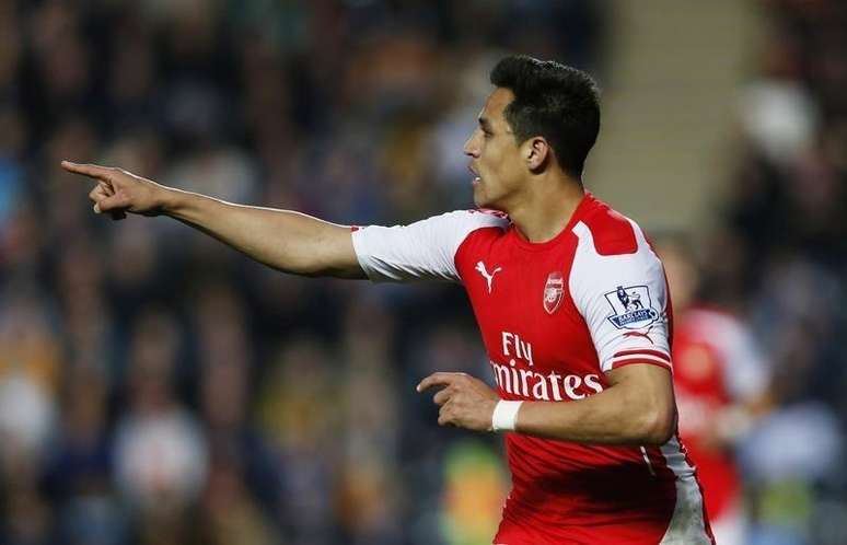Alexis Sanchez, do Arsenal, comemora gol marcado contra o Hull City, pelo Campeonato Inglês. 04/05/2015